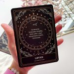 Løven kort – Moni Sattler