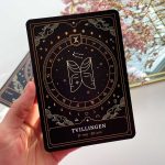 Tvillingen kort – Moni Sattler